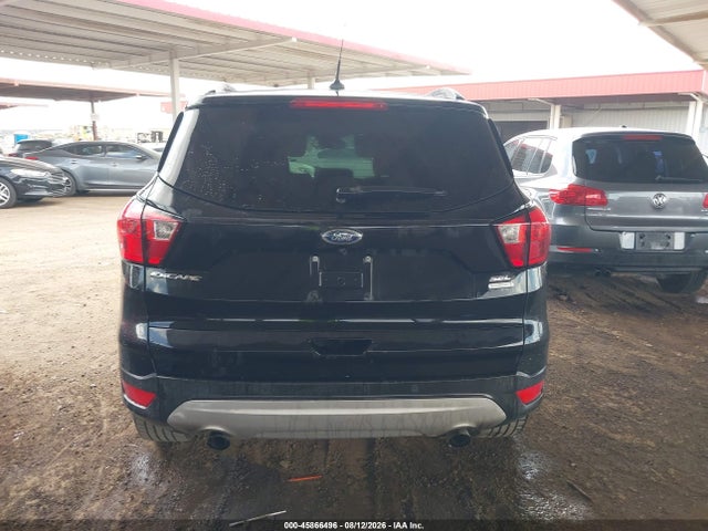 1FMCU0HD4KUB28399 Ford ESCAPE SEL
