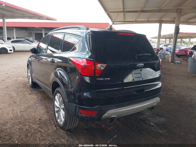 1FMCU0HD4KUB28399 Ford ESCAPE SEL