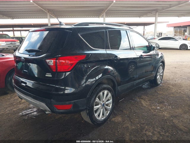 1FMCU0HD4KUB28399 Ford ESCAPE SEL