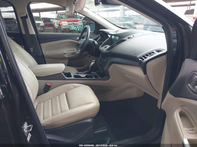 1FMCU0HD4KUB28399 Ford ESCAPE SEL