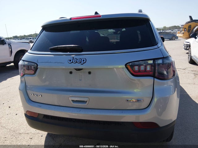 Jeep Compass Latitude 4x4 2024 3C4NJDBN3RT118594 Image 17