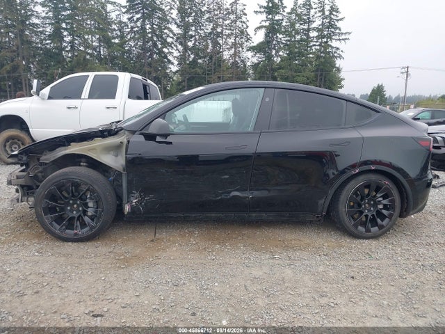 Продаж на аукціоні авто 2024 Tesla Model Y Long Range Dual Motor All-wheel Drive, vin: 7SAYGAEE6RF981221, номер лоту: 45866712
