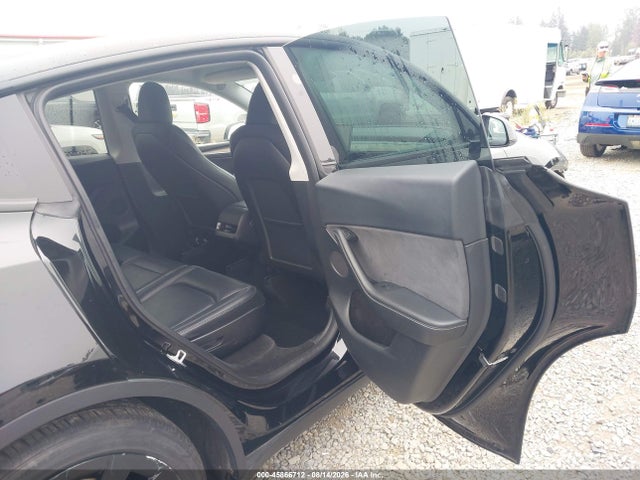 Продаж на аукціоні авто 2024 Tesla Model Y Long Range Dual Motor All-wheel Drive, vin: 7SAYGAEE6RF981221, номер лоту: 45866712