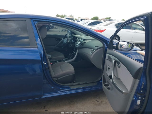 5NPDH4AE3GH772601 Hyundai ELANTRA SE
