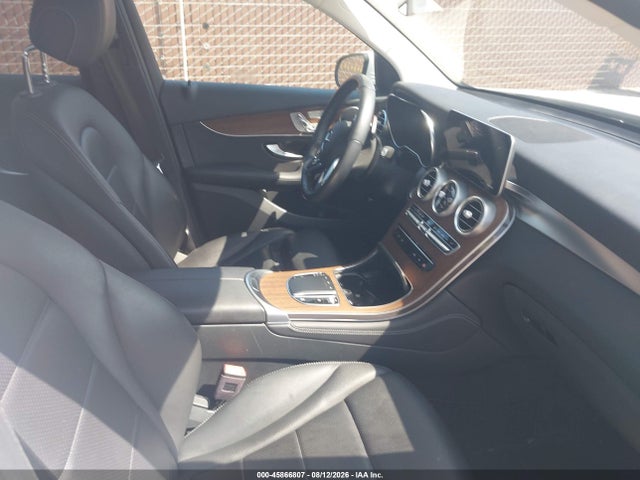 Продаж на аукціоні авто 2020 Mercedes-benz Glc 300 4matic, vin: WDC0G8EB8LF683629, номер лоту: 45866807