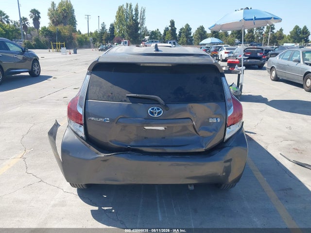 Toyota Prius C One 2015 JTDKDTB32F1576200 Image 18