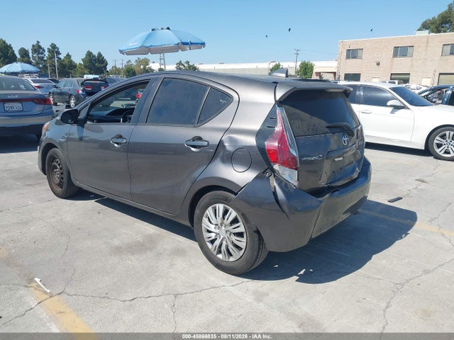 Toyota Prius C One 2015 JTDKDTB32F1576200 Image 3