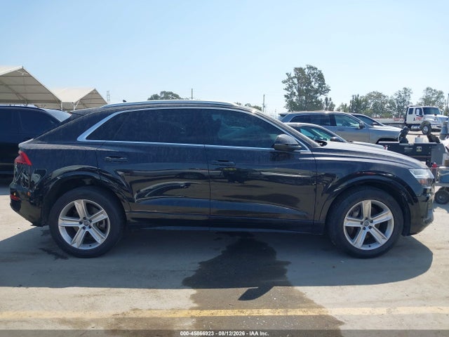 WA1AVAF10KD017558 Audi Q8 55 Premium