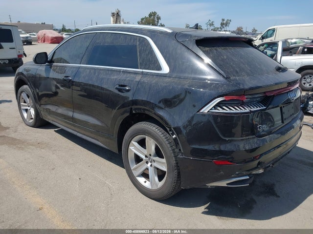 WA1AVAF10KD017558 Audi Q8 55 Premium