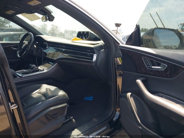 WA1AVAF10KD017558 Audi Q8 55 Premium