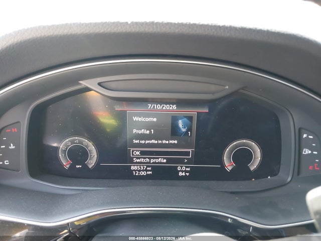 WA1AVAF10KD017558 Audi Q8 55 Premium