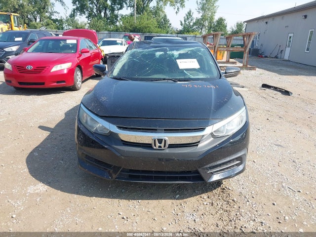 45867041 :رقم المزاد ، 19XFC2F53JE010658 vin ، 2018 Honda Civic Lx مزاد بيع