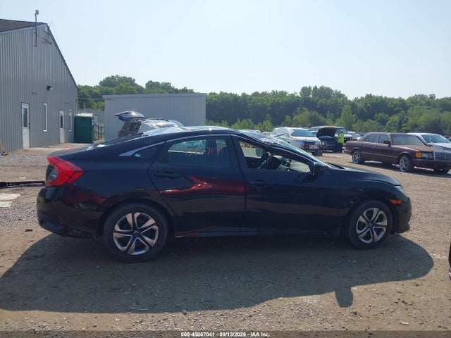45867041 :رقم المزاد ، 19XFC2F53JE010658 vin ، 2018 Honda Civic Lx مزاد بيع
