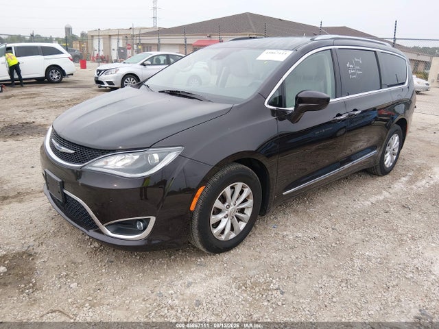 45867111 :رقم المزاد ، 2C4RC1EG7JR330980 vin ، 2018 Chrysler Pacifica Touring L Plus مزاد بيع