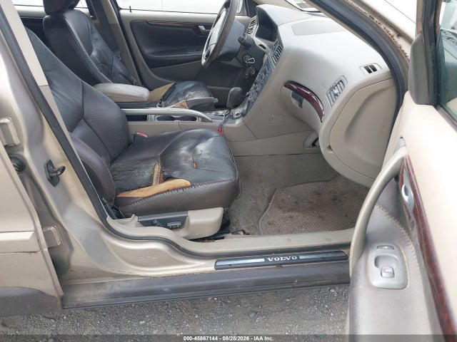 Продажа на аукционе авто 2002 Volvo V70 Xc, vin: YV1SZ58D221048304, номер лота: 45867144