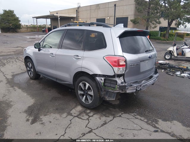 Subaru Forester 2.5i Limited 2017 JF2SJARC0HH575089 Image 3