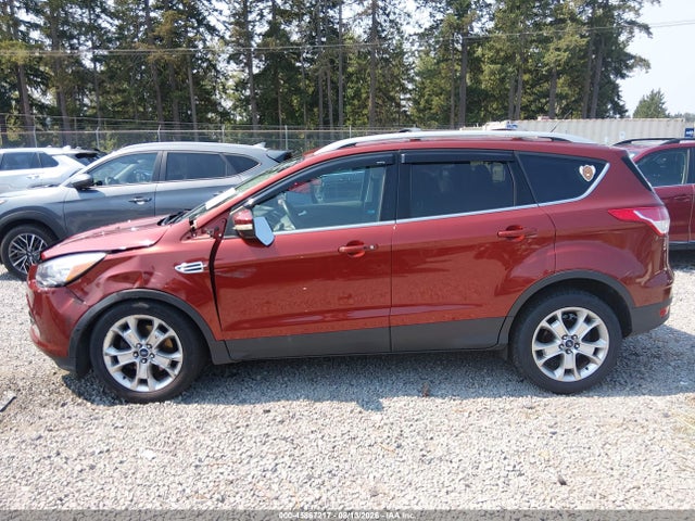 1FMCU9J97GUC17644 Ford Escape Titanium