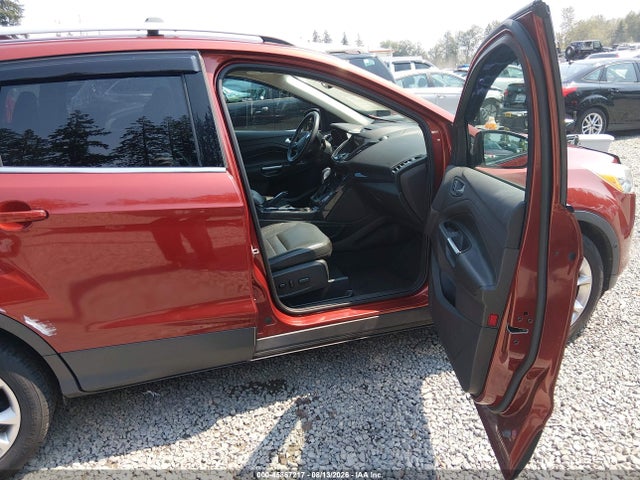 1FMCU9J97GUC17644 Ford Escape Titanium