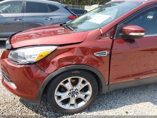 1FMCU9J97GUC17644 Ford Escape Titanium