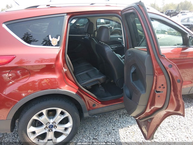1FMCU9J97GUC17644 Ford Escape Titanium