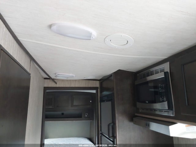 Heartland Shadow Cruiser 200rd 2019 5RXDB242XK1385595 Image 6
