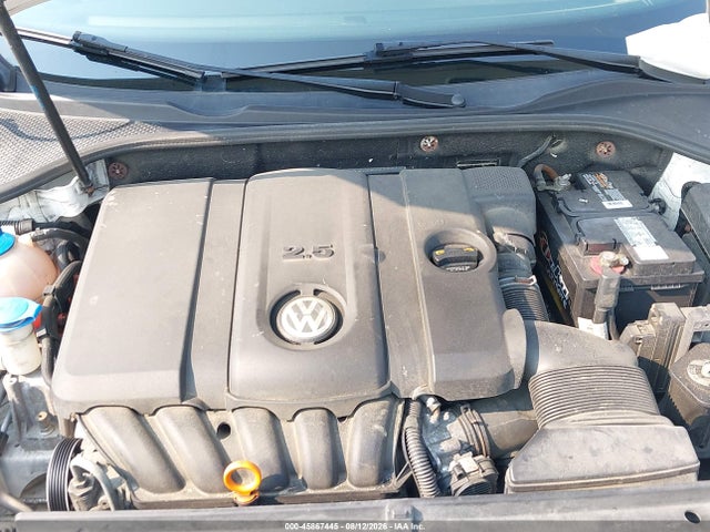 2013 Volkswagen Passat 2.5l Se მანქანა იყიდება აუქციონზე, vin: 1VWBP7A30DC117715, აუქციონის ნომერი: 45867445