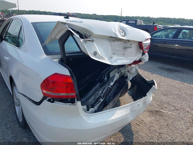 2013 Volkswagen Passat 2.5l Se მანქანა იყიდება აუქციონზე, vin: 1VWBP7A30DC117715, აუქციონის ნომერი: 45867445