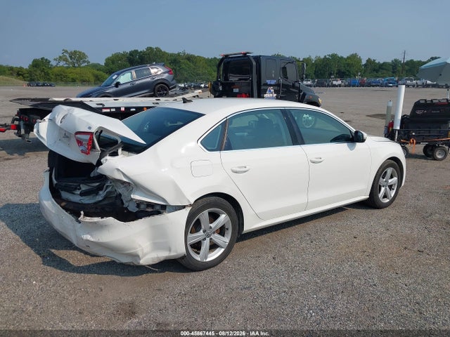 2013 Volkswagen Passat 2.5l Se მანქანა იყიდება აუქციონზე, vin: 1VWBP7A30DC117715, აუქციონის ნომერი: 45867445