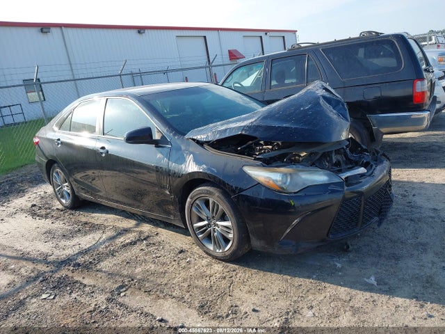 45867623 :رقم المزاد ، 4T1BF1FK5HU311395 vin ، 2017 Toyota Camry Se مزاد بيع