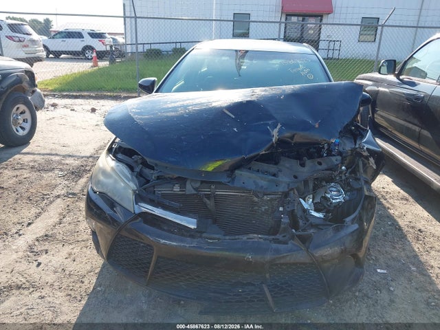 45867623 :رقم المزاد ، 4T1BF1FK5HU311395 vin ، 2017 Toyota Camry Se مزاد بيع
