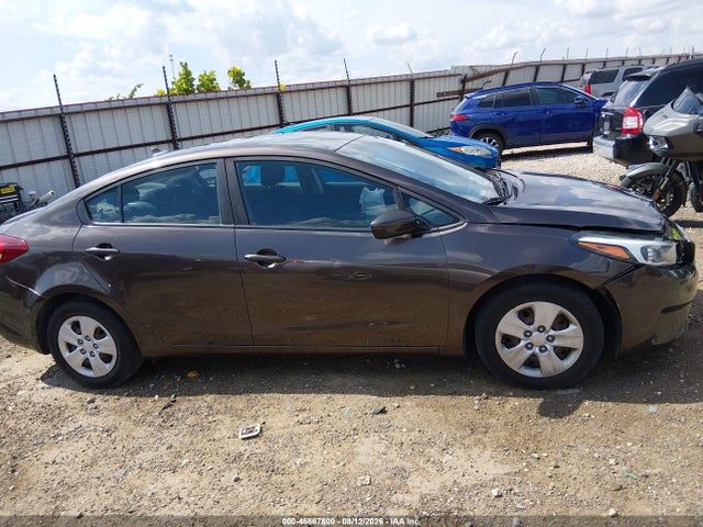 KIA FORTE LX 2017 3KPFK4A74HE009486 Image 13