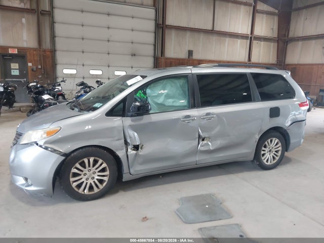 Продаж на аукціоні авто 2013 Toyota Sienna Xle V6 8 Passenger, vin: 5TDYK3DC5DS388669, номер лоту: 45867854