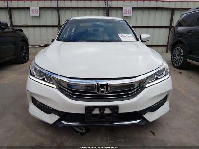 45867905 :رقم المزاد ، 1HGCR2F10HA221863 vin ، 2017 Honda Accord Sport Se مزاد بيع