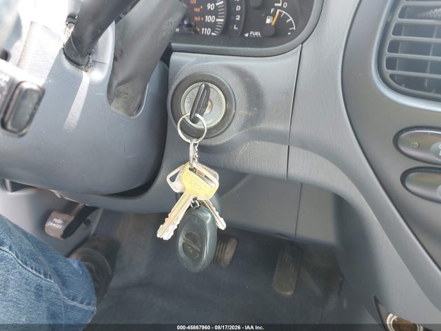 Продажа на аукционе авто 2002 Toyota Tundra Sr5 V8, vin: 5TBBT44142S289032, номер лота: 45867960