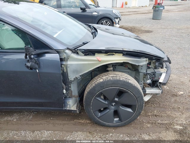 45868006 :رقم المزاد ، 5YJ3E1EB5MF856125 vin ، 2021 Tesla Model 3 Long Range Dual Motor All-wheel Drive مزاد بيع