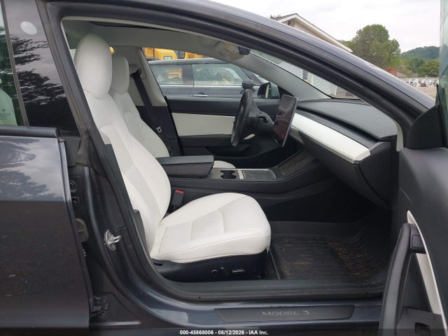 45868006 :رقم المزاد ، 5YJ3E1EB5MF856125 vin ، 2021 Tesla Model 3 Long Range Dual Motor All-wheel Drive مزاد بيع