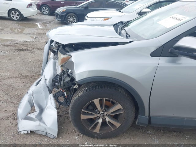 2018 Toyota Rav4 Xle მანქანა იყიდება აუქციონზე, vin: 2T3WFREV5JW422408, აუქციონის ნომერი: 45868068