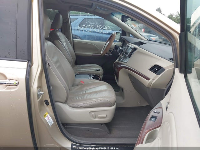 2011 Toyota Sienna Limited V6 მანქანა იყიდება აუქციონზე, vin: 5TDYK3DC7BS030339, აუქციონის ნომერი: 45868094