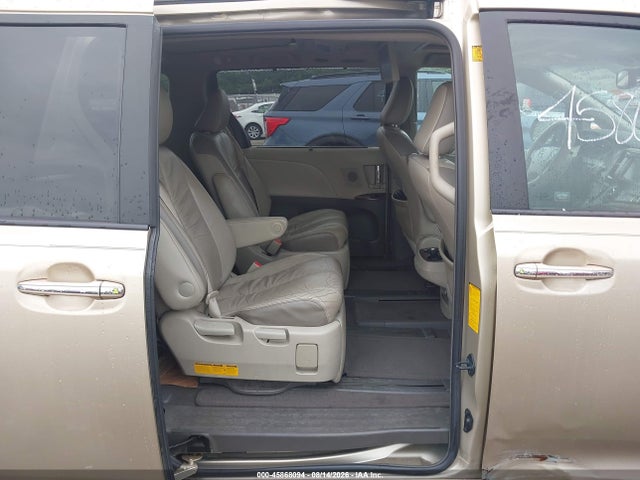 2011 Toyota Sienna Limited V6 მანქანა იყიდება აუქციონზე, vin: 5TDYK3DC7BS030339, აუქციონის ნომერი: 45868094