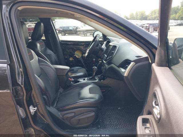 2016 Jeep Cherokee Trailhawk მანქანა იყიდება აუქციონზე, vin: 1C4PJMBB2GW353946, აუქციონის ნომერი: 45868124