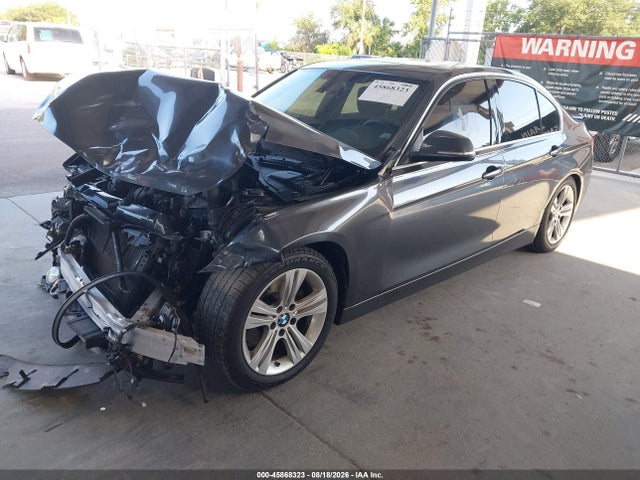 45868323 :رقم المزاد ، WBA8B9C59JEE81041 vin ، 2018 Bmw 330i مزاد بيع