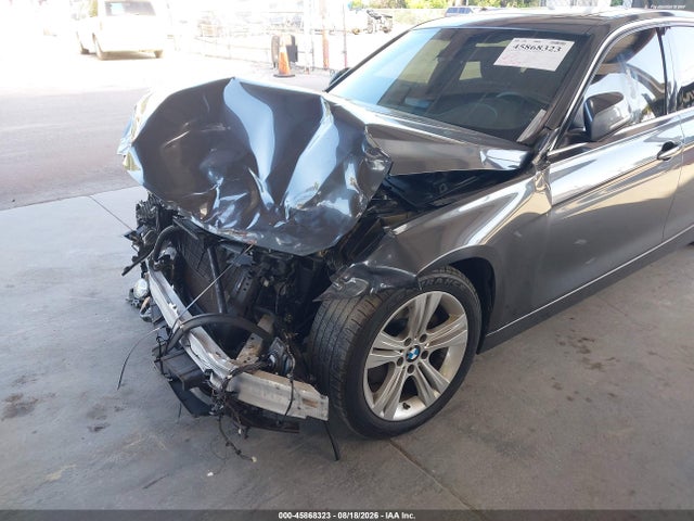 45868323 :رقم المزاد ، WBA8B9C59JEE81041 vin ، 2018 Bmw 330i مزاد بيع