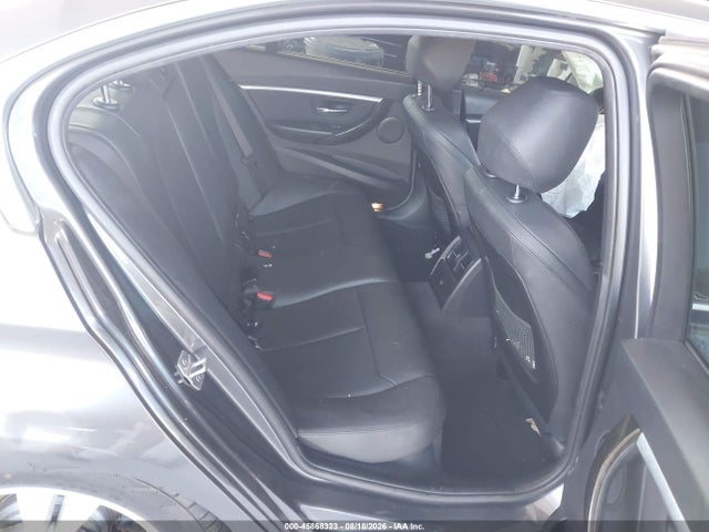45868323 :رقم المزاد ، WBA8B9C59JEE81041 vin ، 2018 Bmw 330i مزاد بيع