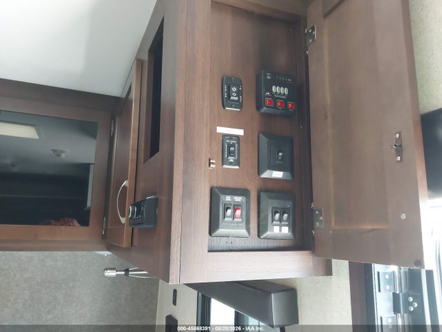 45868391 :رقم المزاد ، 1UJBJSBJ7L1V10061 vin ، 2020 Jayco Octane Sl 161 مزاد بيع