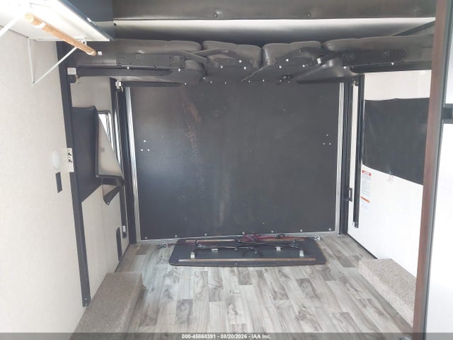 45868391 :رقم المزاد ، 1UJBJSBJ7L1V10061 vin ، 2020 Jayco Octane Sl 161 مزاد بيع