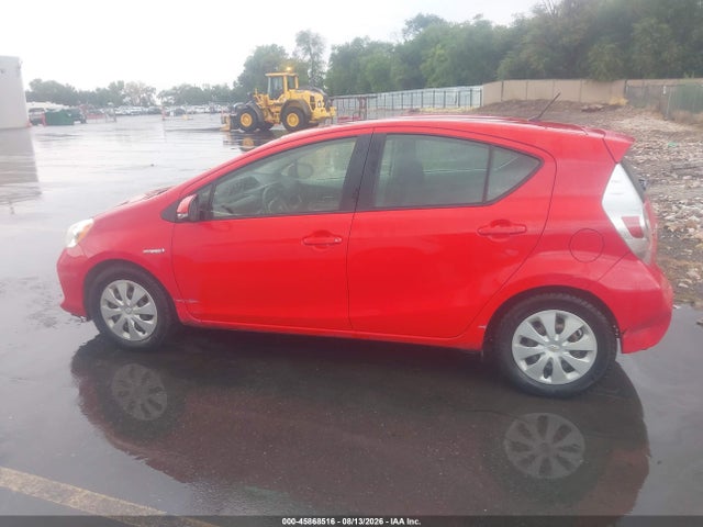 Toyota Prius C Two 2014 JTDKDTB37E1562792 Image 13