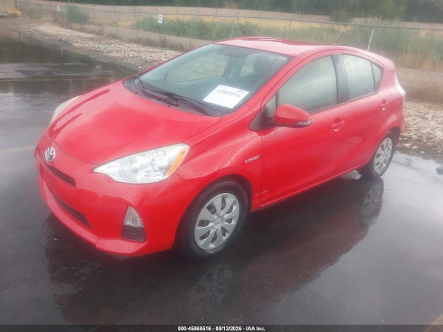 Toyota Prius C Two 2014 JTDKDTB37E1562792 Image 2