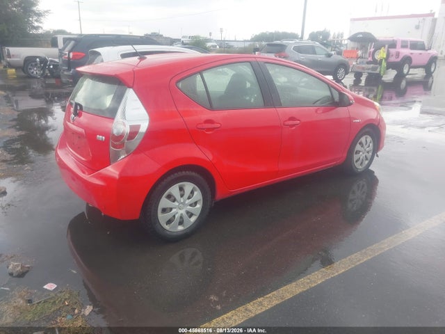 Toyota Prius C Two 2014 JTDKDTB37E1562792 Image 4