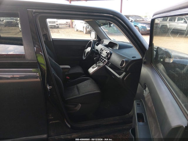Scion XB 2014 JTLZE4FE4EJ059903 Image 5