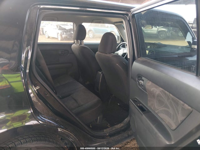 Scion XB 2014 JTLZE4FE4EJ059903 Image 8
